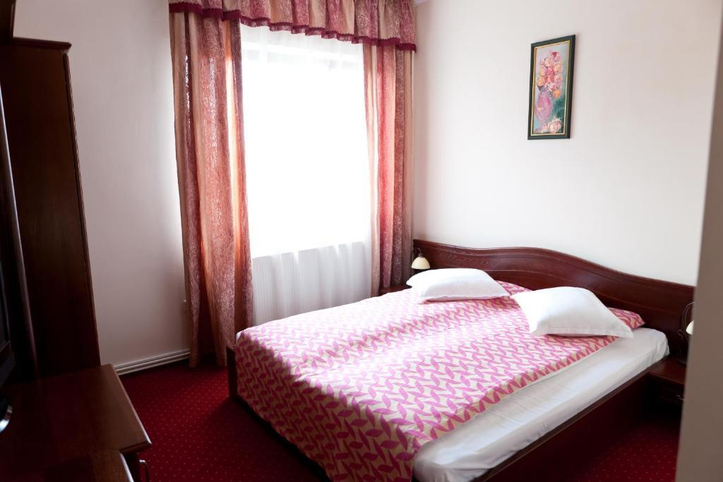 Hotel Aramia Satu Mare Habitación foto